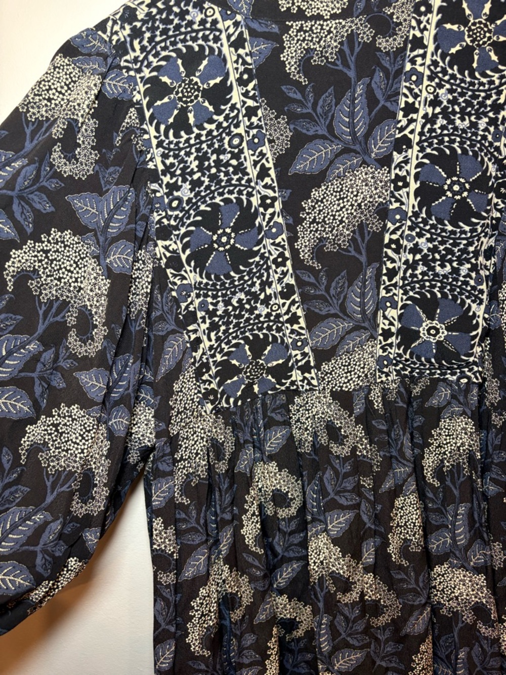 ba&sh Navy Floral Boho Tie-Neck Babydoll Dress - size 6 - Picture 4 of 7